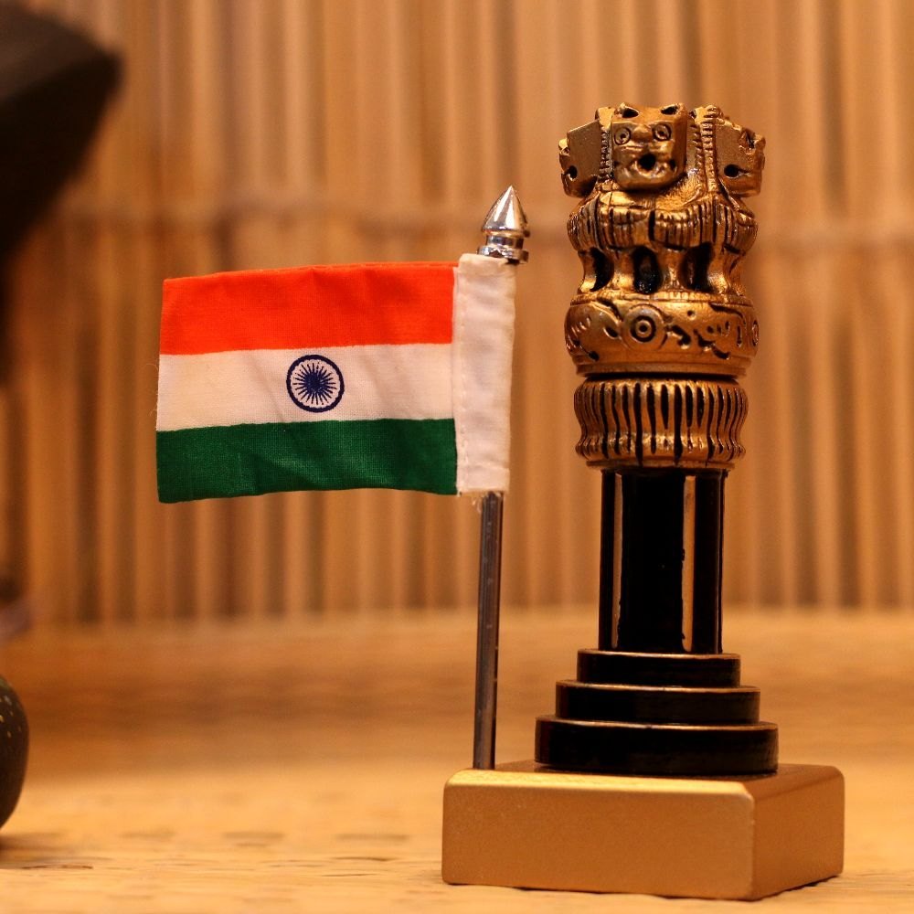 wooden ashok pillar natural polish with flag 8 inch
